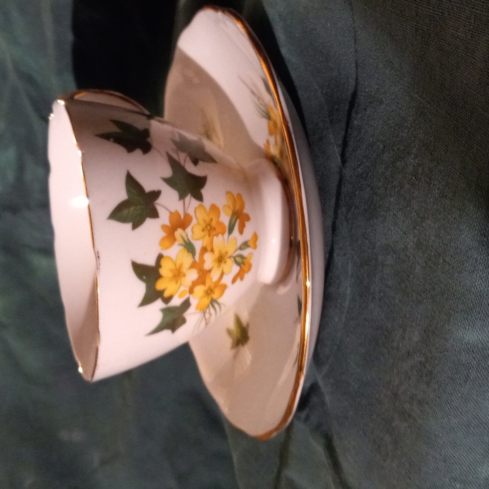 Teacup & saucer